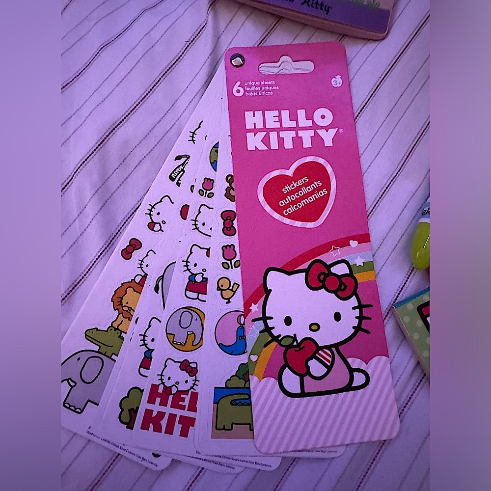 Hello Kitty BUNDLE - Picture 4 of 7